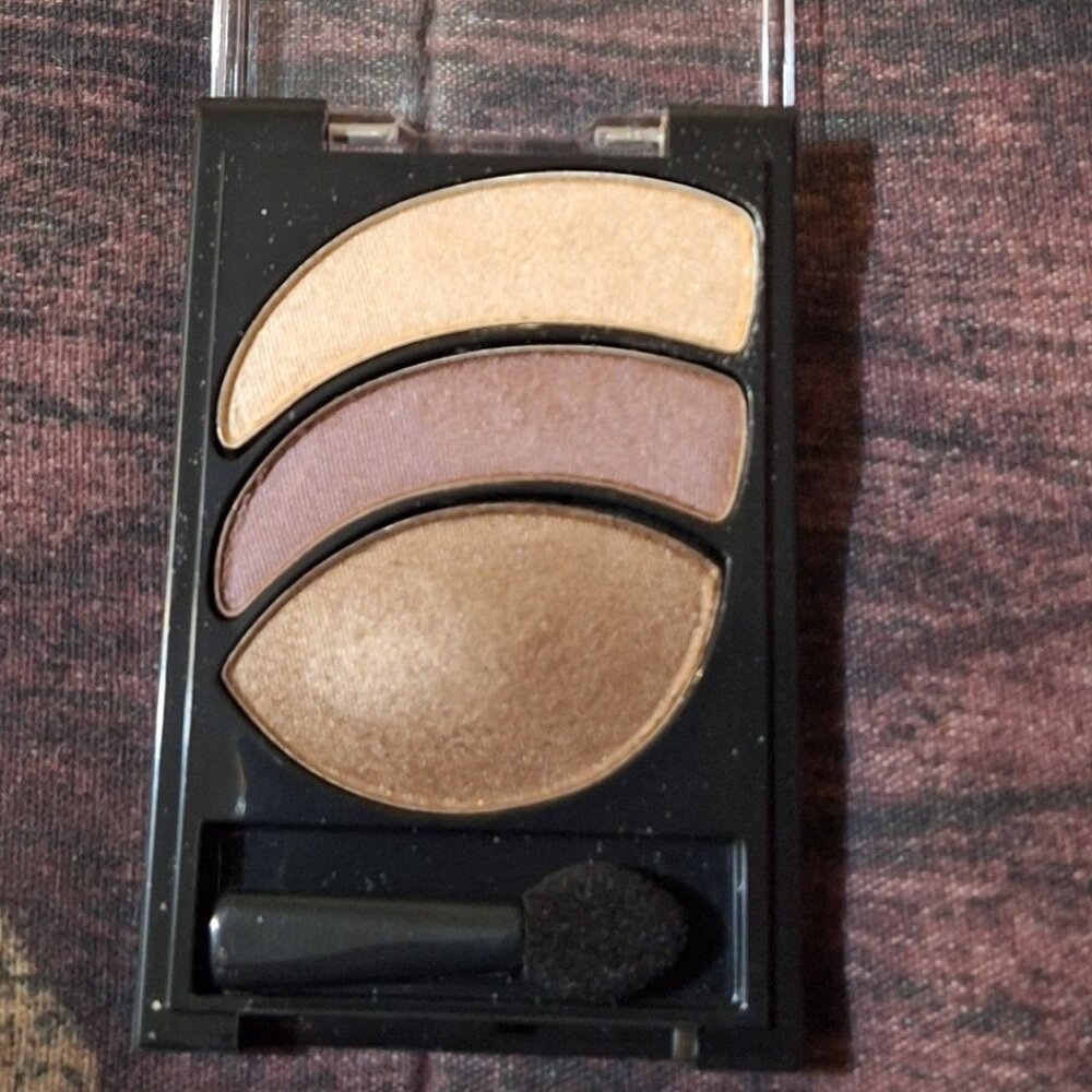 🔥 Almay Eyeshadow Trio – Smoldering Embers 🔥